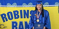 Student volunteer Tiffany Pham